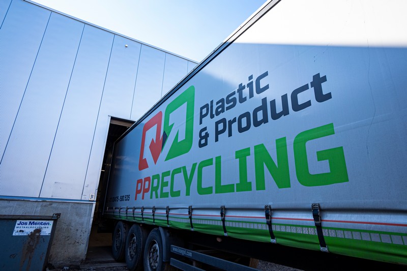 Truck vrachtwagen PP recycling